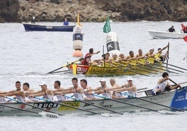 Orio maniobra con ventaja en la segunda ciaboga por delante de Donostiarra.