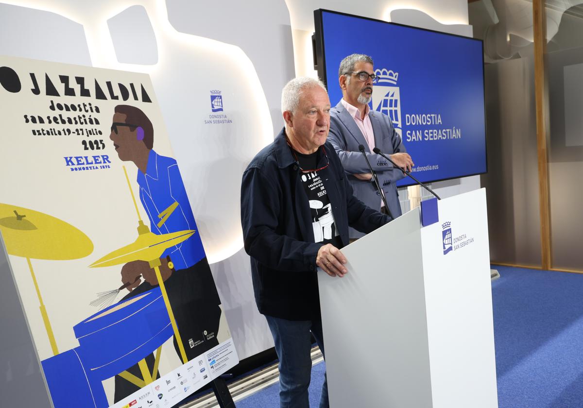 Miguel Martín, durante su comparecencia de hoy con Eneko Goia.