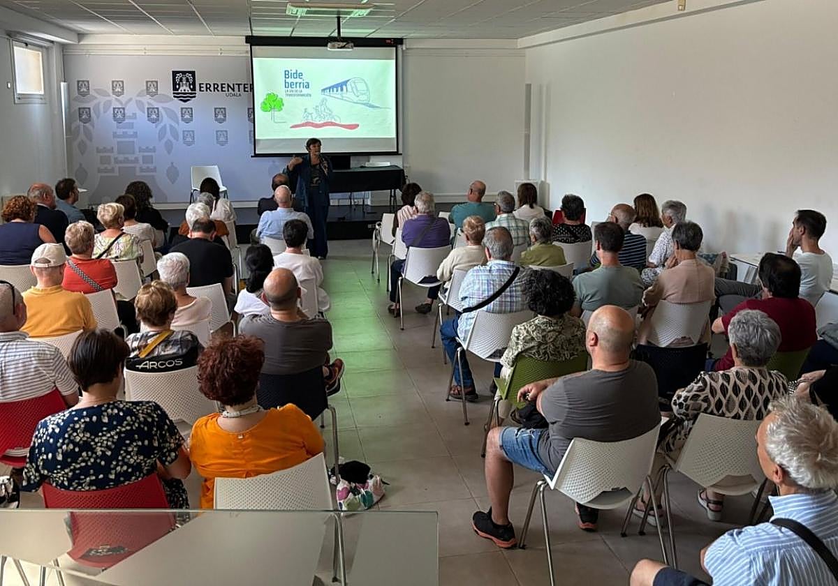 Una de las reuniones abiertas a los errenteriarras organizadas en las últimas semanas por el Ayuntamiento.