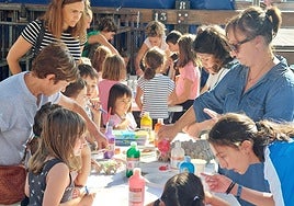 Los más pequeños disfrutaron de las manualidades.