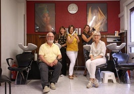 Ileana Udvar, Ainhoa Aguado y Idoia Berra junto a Juan Carlos Jauregi y Edurne Lekuona.