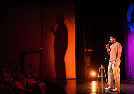 Antton Telleria, 'Ninini' bakarrizketaren emanaldi batean.