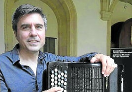 El acordeonista irundarra Iñaki Alberdi actuará en el auditorio el día 16.