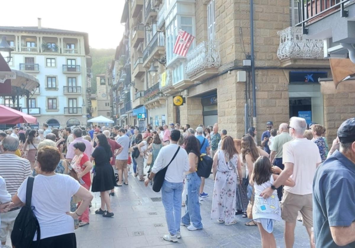 La Asociación Contra el Cáncer confía en la solidaridad de zarauztarras y veraneantes que se encuentran en la localidad.
