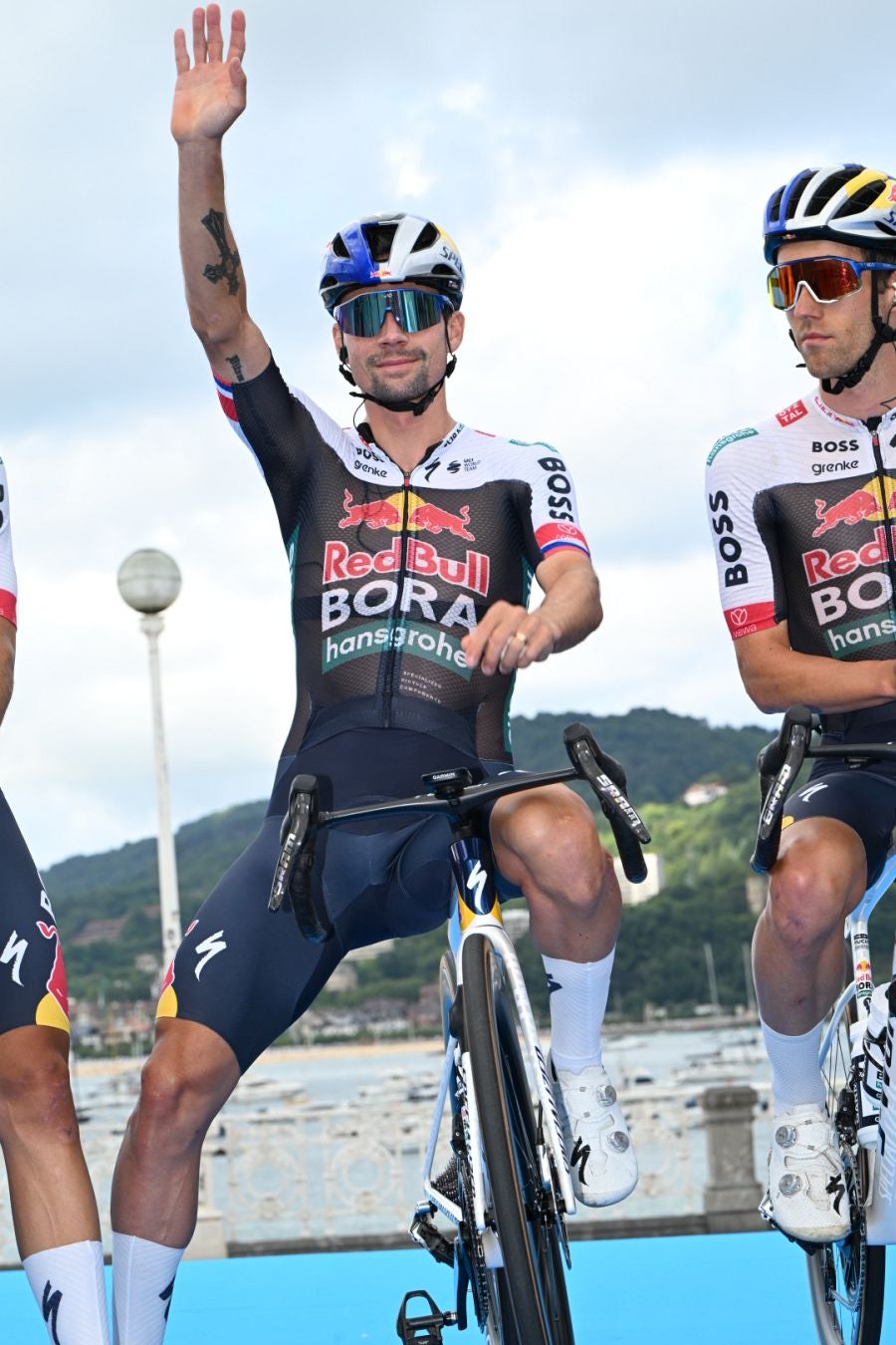 La salida de la Clásica San Sebastián 2025, en imágenes