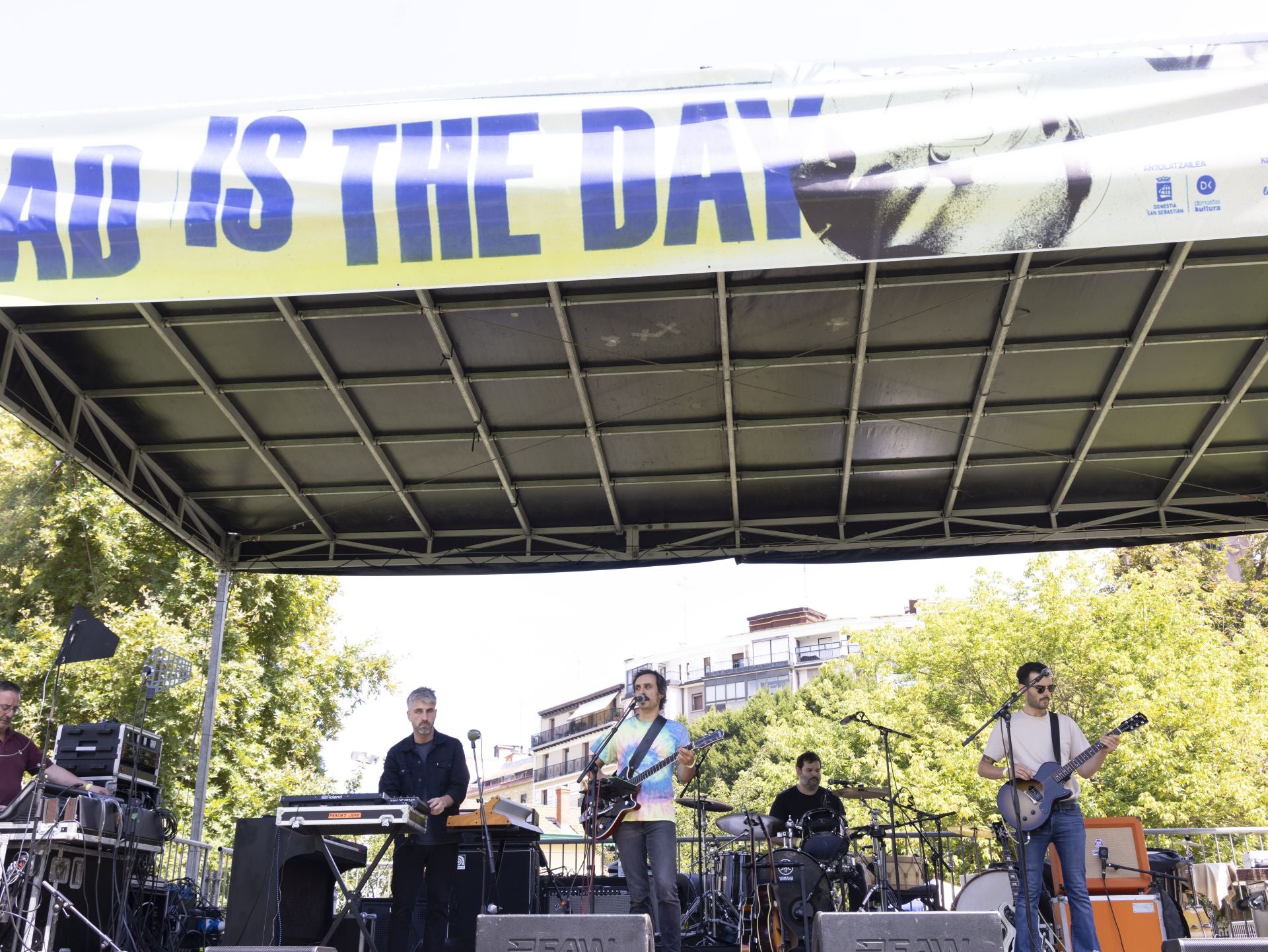 Música y ambientazo en Cristina Enea