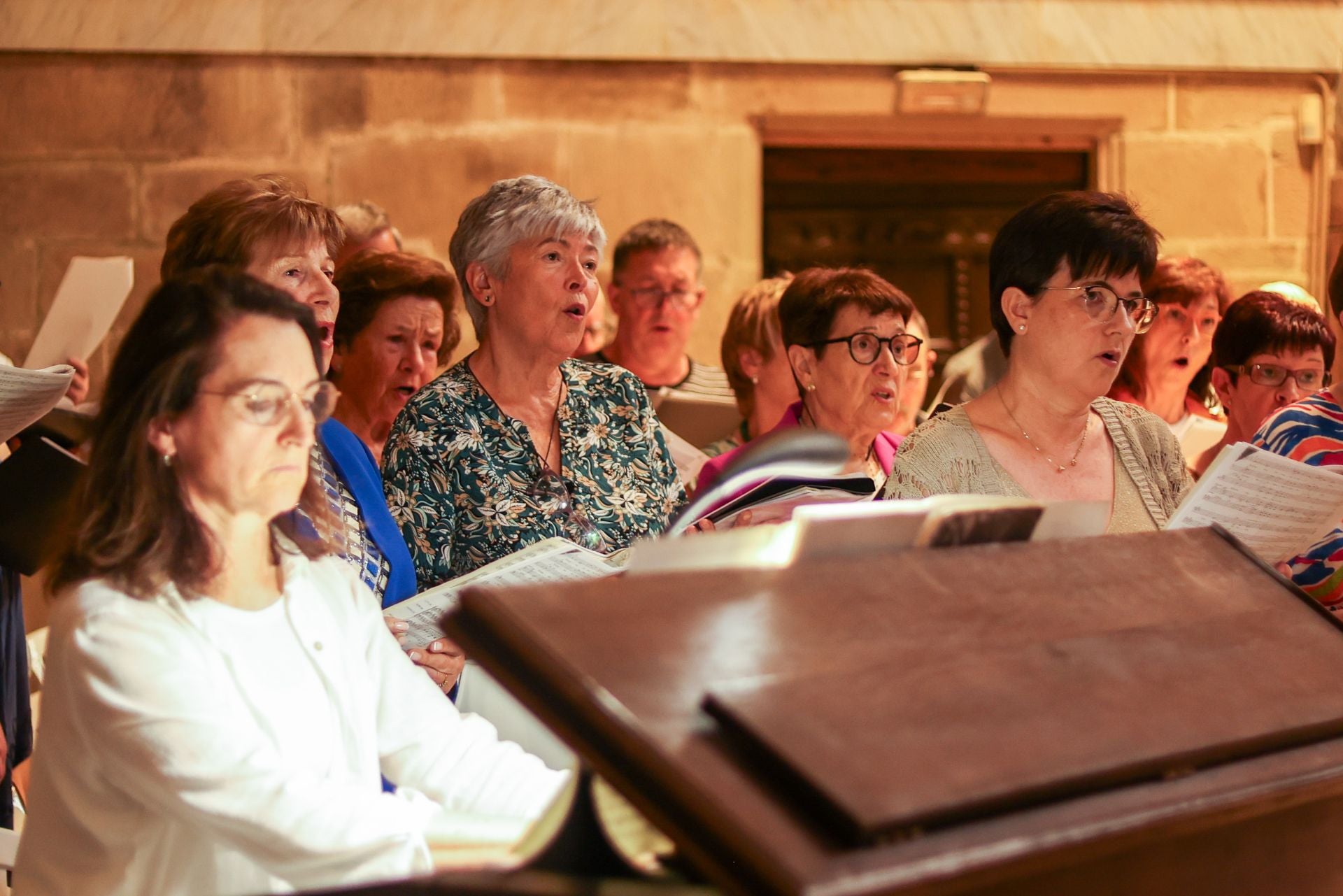 Danzas, cantos y atracciones acuáticas en el día de San Esteban