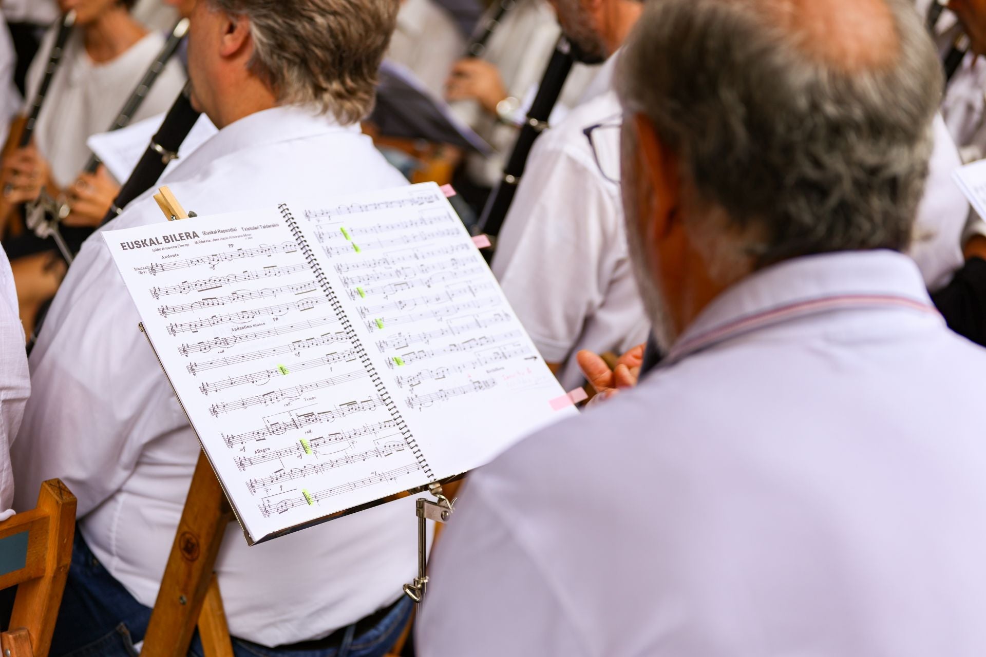Danzas, cantos y atracciones acuáticas en el día de San Esteban