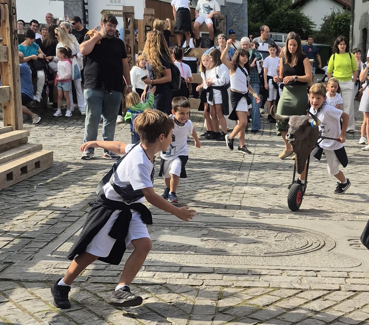 Leitzako umeen eguna jendetsua izan da