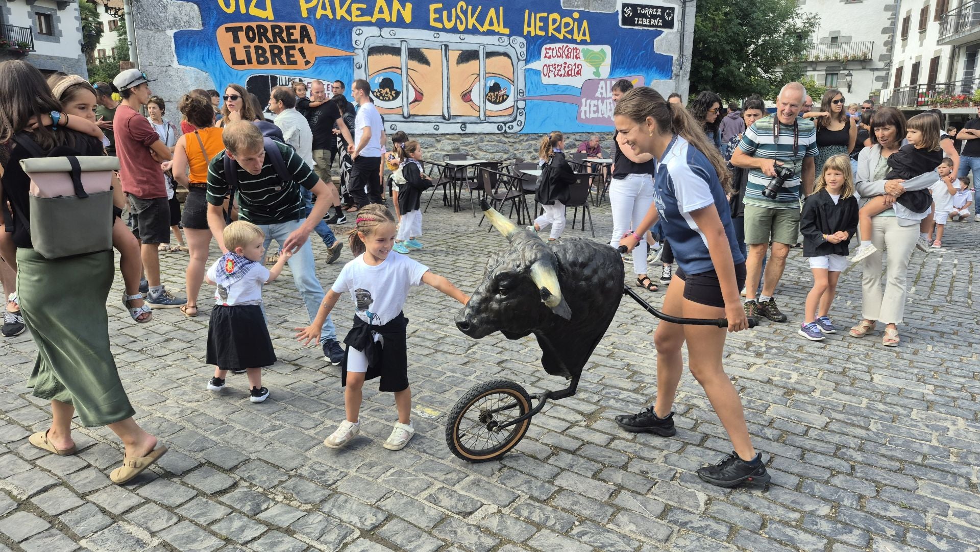 Leitzako umeen eguna jendetsua izan da