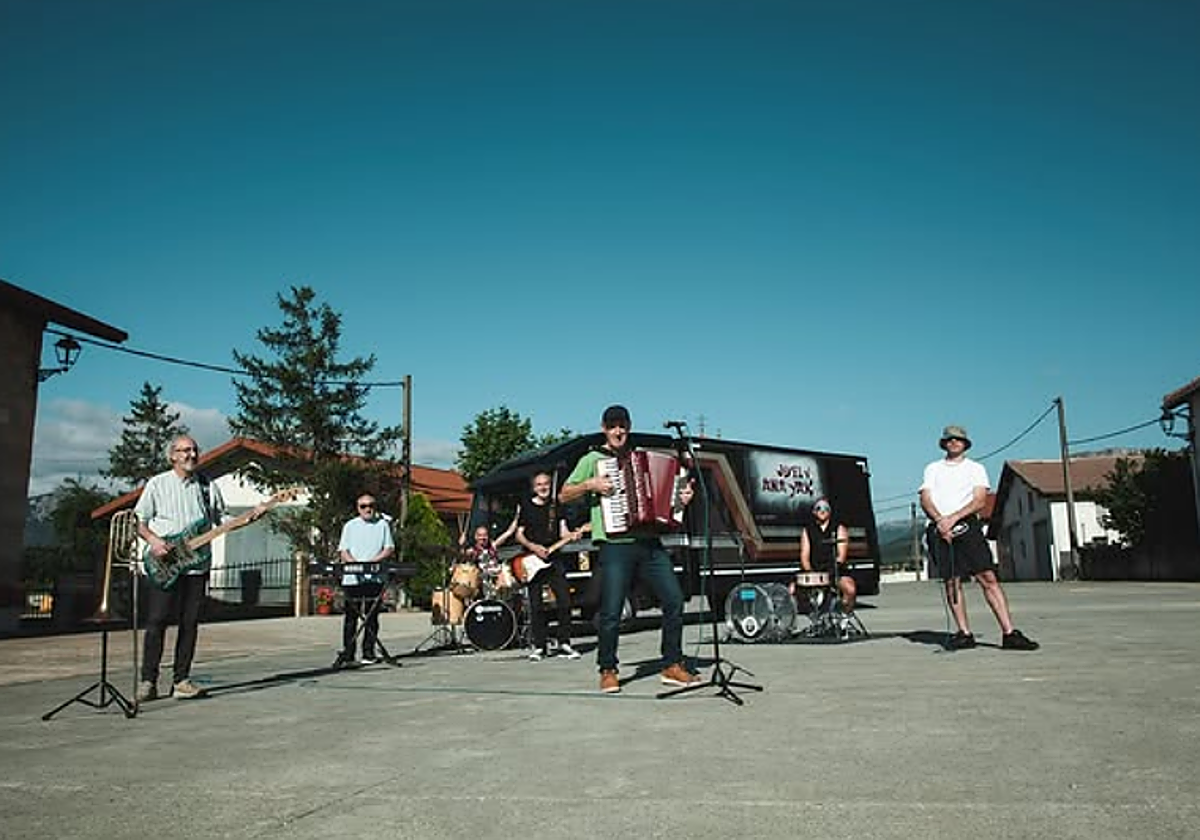 'Iñaki', Dupla eta Joselu Anayak batzen dituen kantua