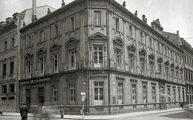 La sede de Correos y Telegrafos en San Sebastián, entre las calles Andia y Garibai.