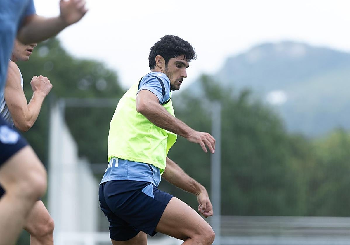 Primer entrenamiento de Caleta-Car y Guedes en Zubieta