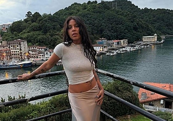 La cantante amiga de Madonna y Rosalía que descubre San Sebastián a sus millones de seguidores