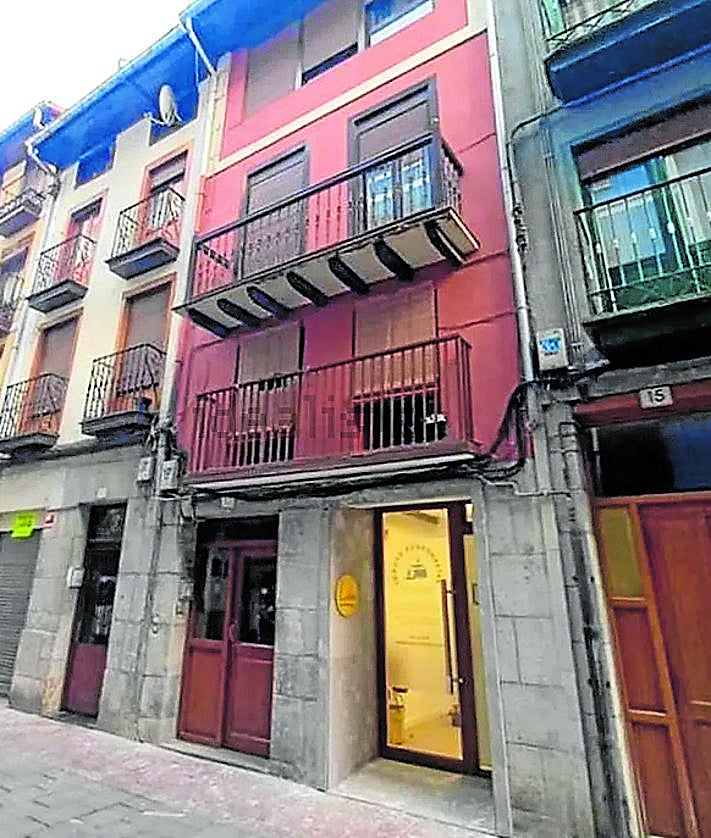 Imagen secundaria 2 - Inmuebles okupados a la venta en Hernani, Aginaga (Usurbil) y Elgoibar.