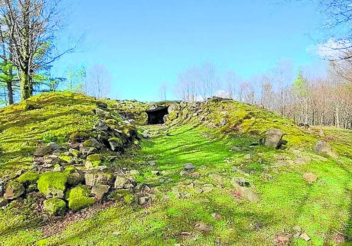 El túmulo de Keixeta es uno de los que se encuentran en el interesante recorrido.