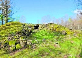 El túmulo de Keixeta es uno de los que se encuentran en el interesante recorrido.
