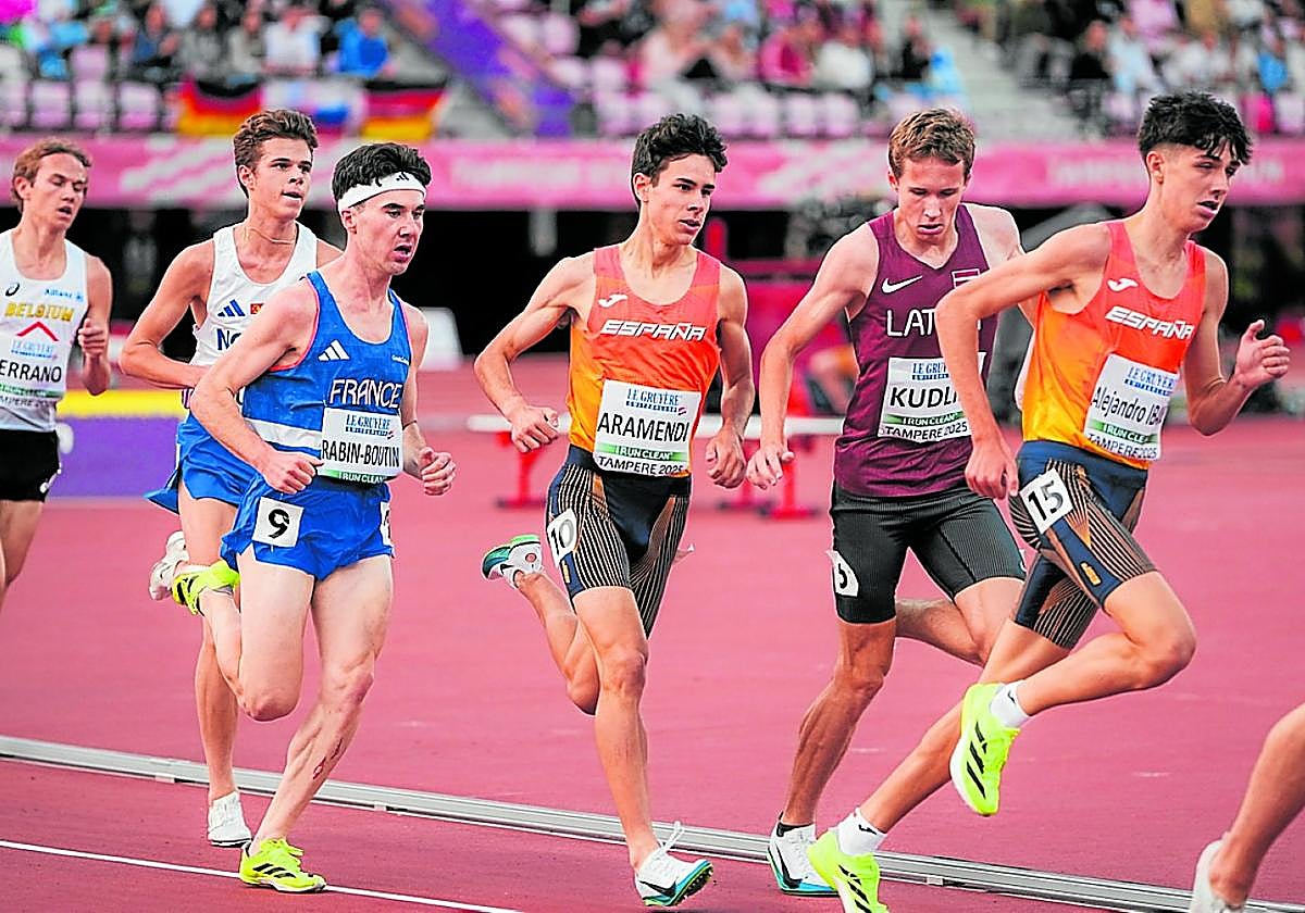 El sanjuandarra Ander Aramendi acabó octavo, puesto de finalista, en un 3.000 que se decidió al final.