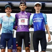 Lorenzo Fortunato y Leo Bisiaux acompañan a Del Toro en el podio final de la Vuelta a Burgos.