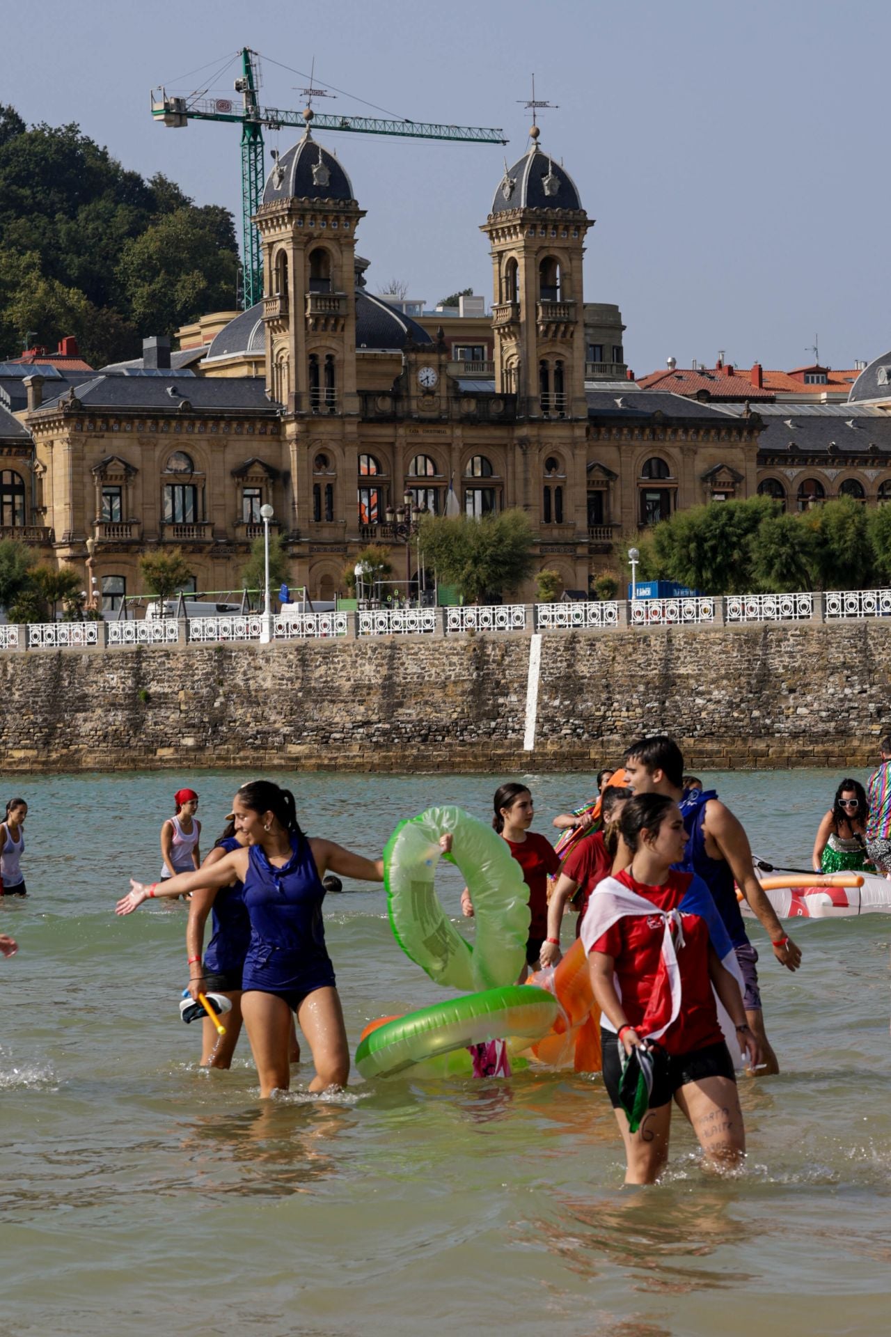 Multitudinario abordaje en San Sebastián