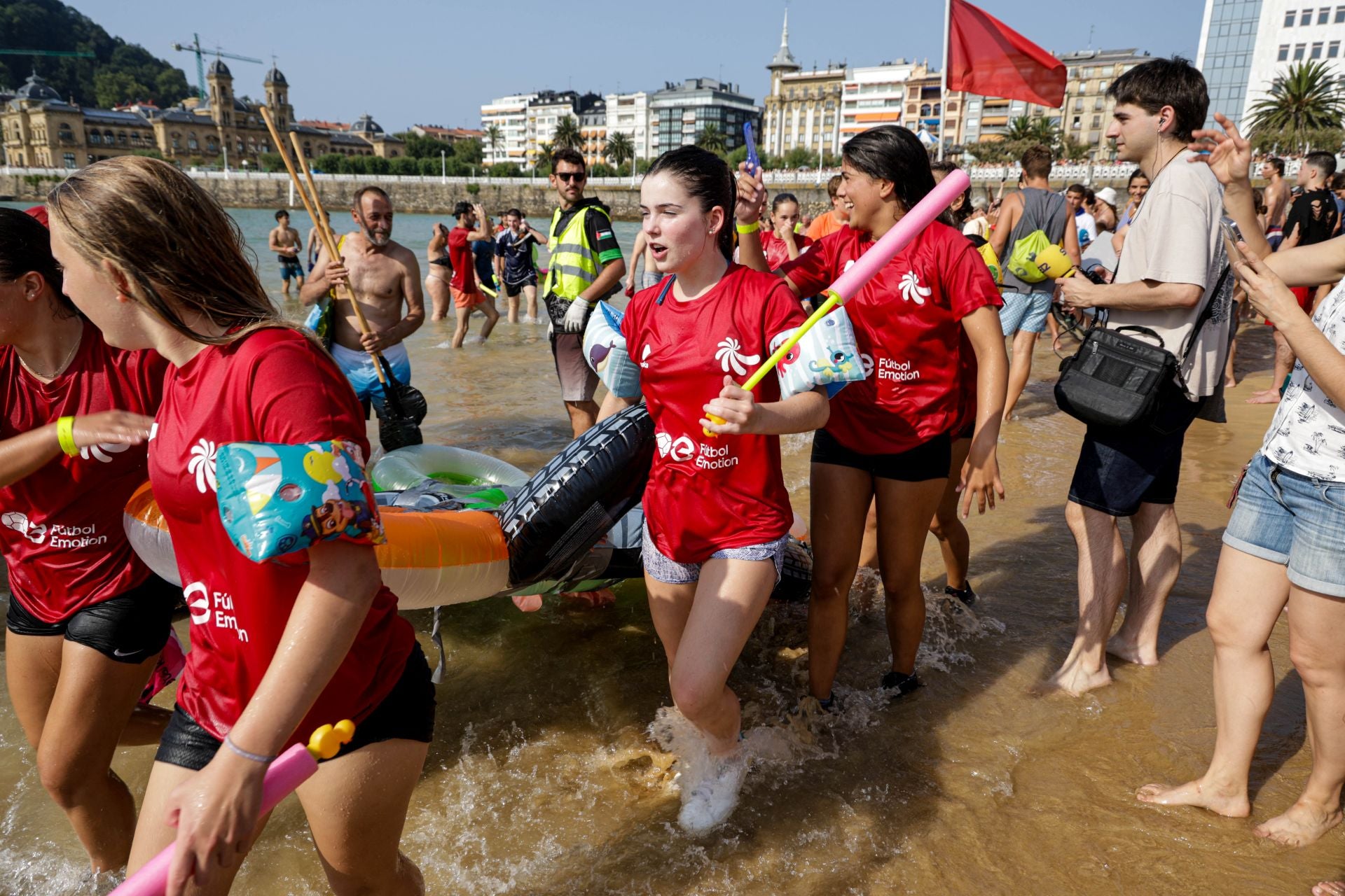 Multitudinario abordaje en San Sebastián