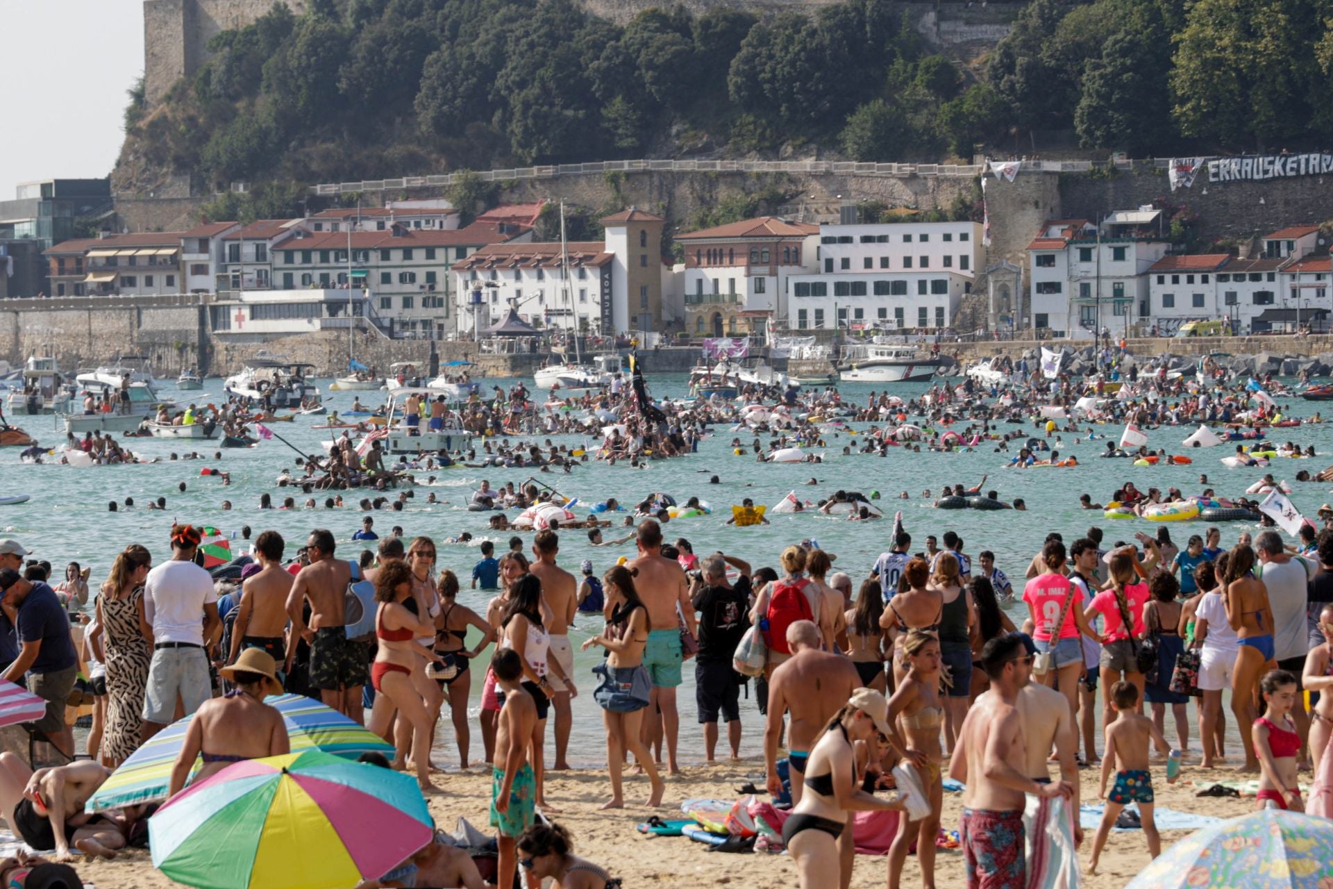 Multitudinario abordaje en San Sebastián