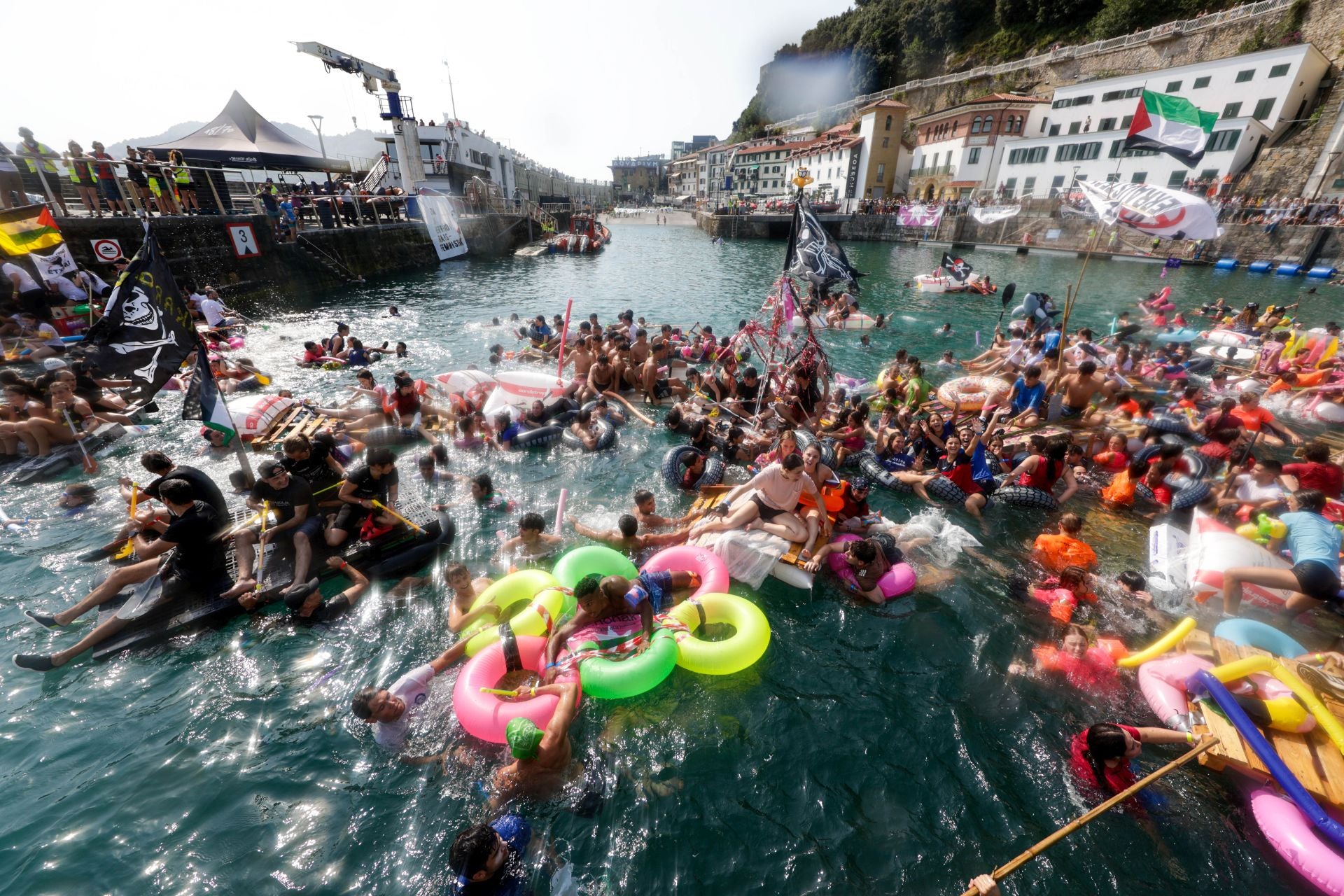 Multitudinario abordaje en San Sebastián