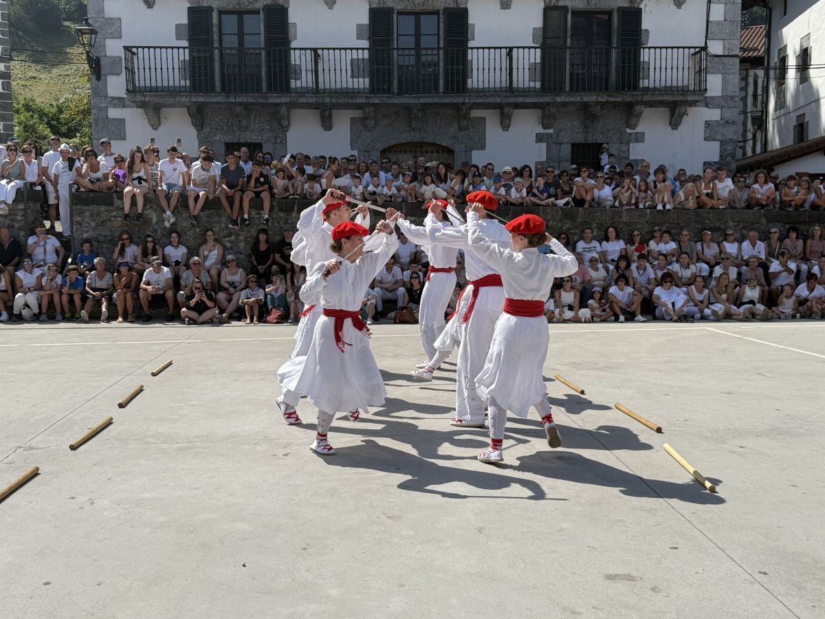 Ezpatadantza a 35 grados