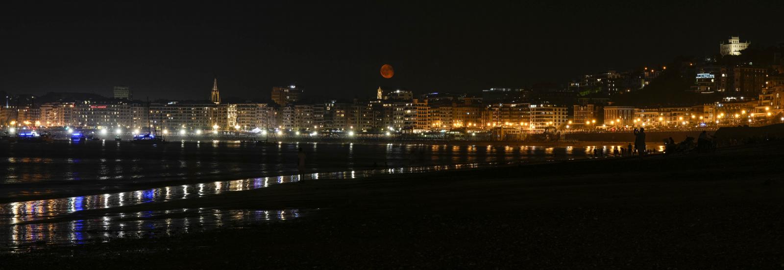 Ritmo y color con acento maño en la Semana Grande de Donostia