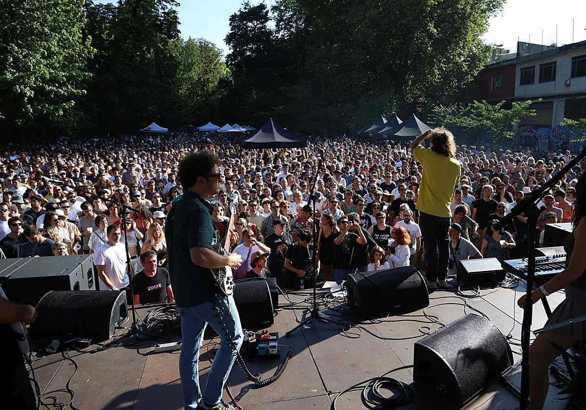 Parkea Bizirik denuncia que el festival Glad is the Day ha sido un «infierno» para el parque de Cristina Enea