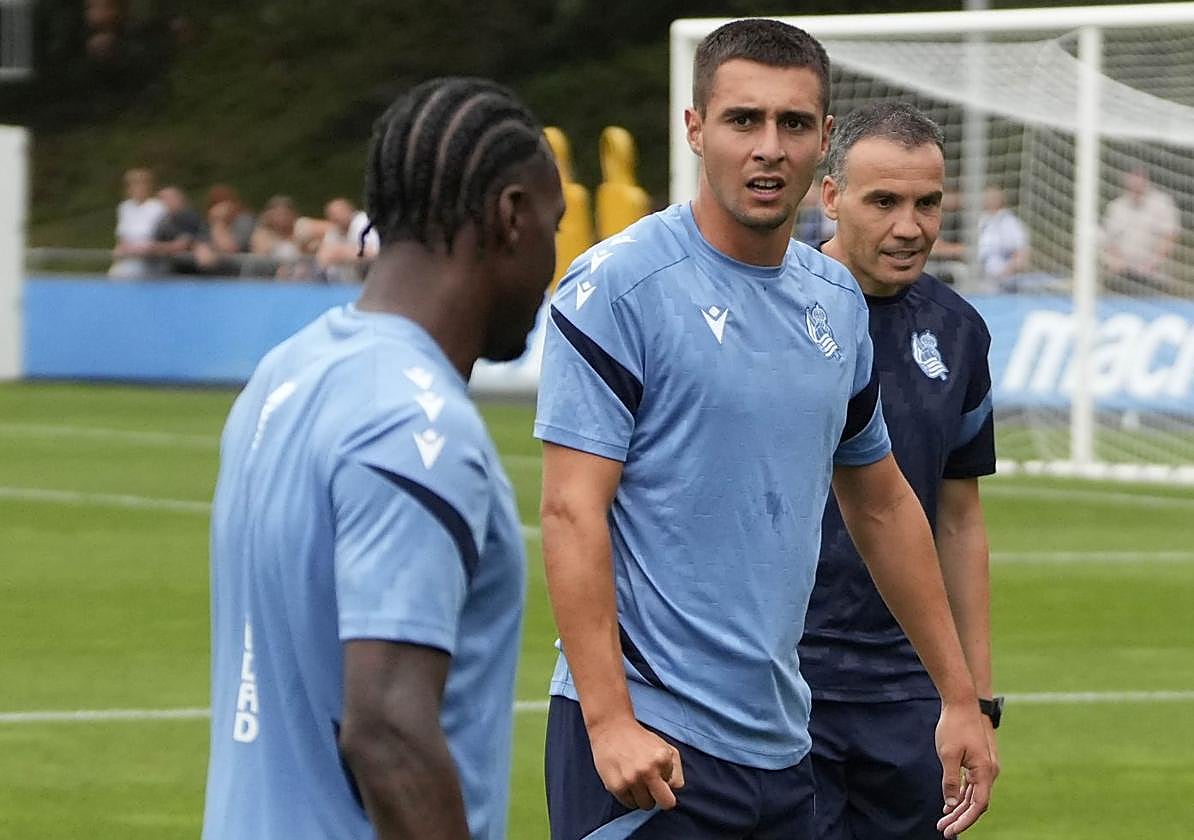 Becker y Karrikaburu, durante un entrenamiento en Zubieta