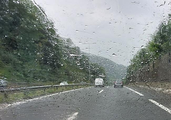 La lluvia hizo acto de presencia ayer en algunos munipios, caso de Andoain.