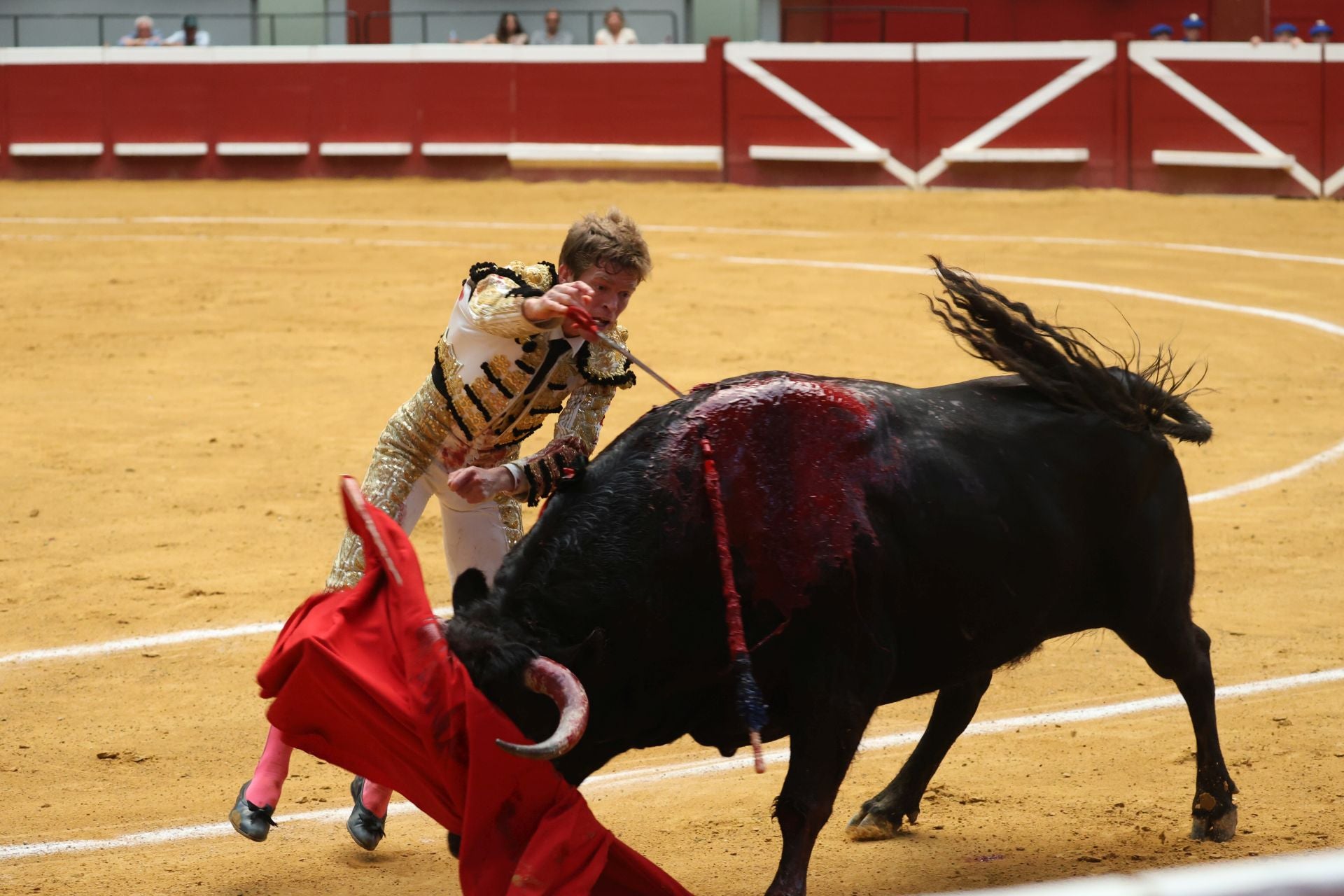 El encierro de El Vellosino abre las corridas de toros del Aste Nagusia