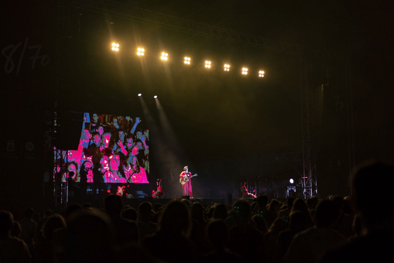 Intimidad y energía contagiosa con Janus Lester