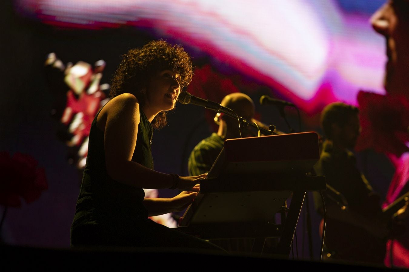 Intimidad y energía contagiosa con Janus Lester