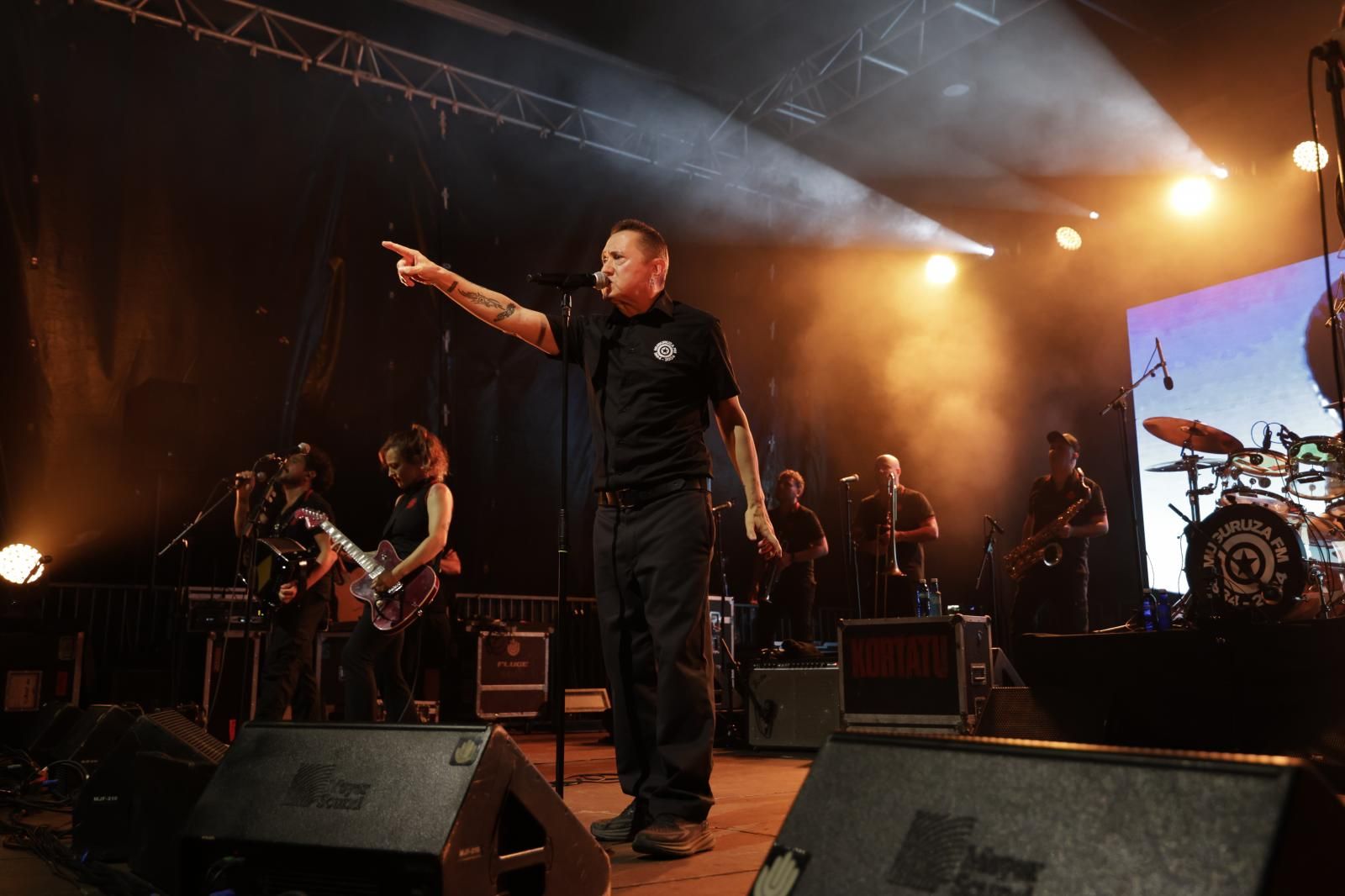 Fermin Muguruza entusiasma en Irun