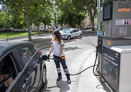 Los precios de la gasolina en Gipuzkoa son los más bajos de todo el verano.