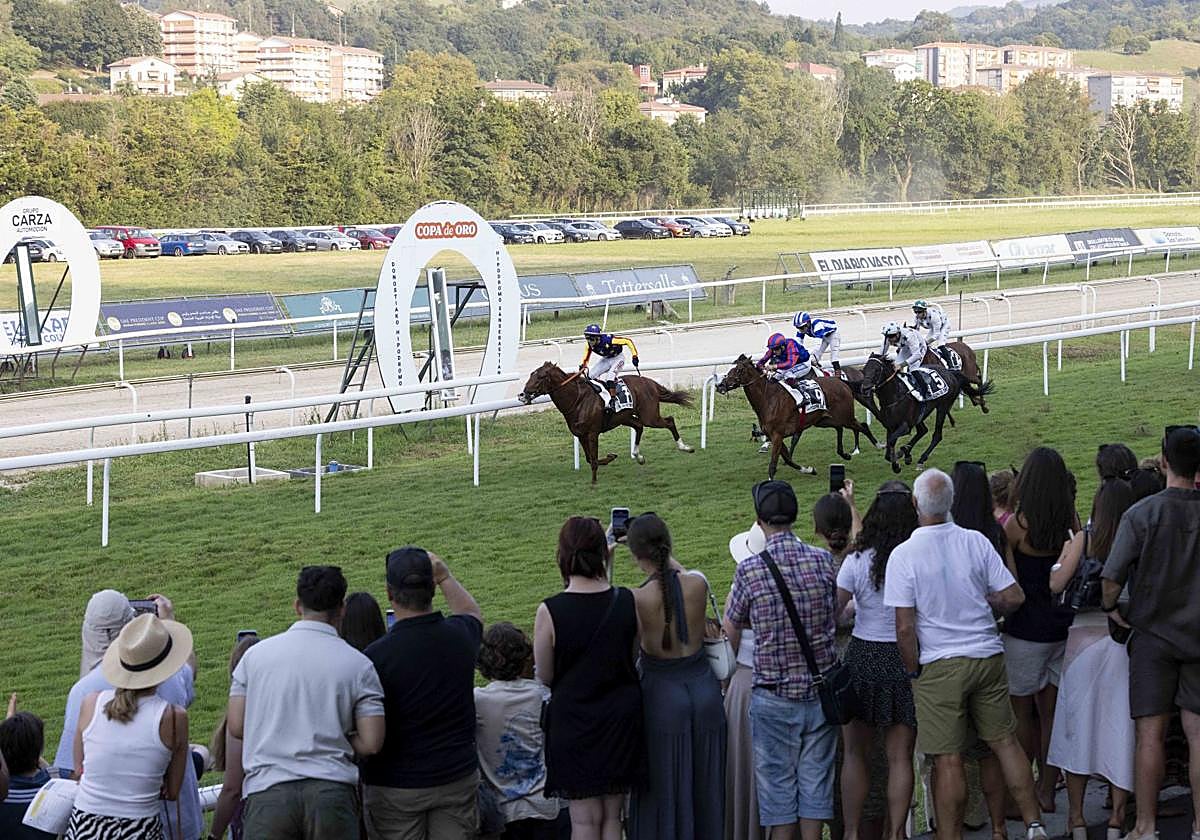 De izquierda a derecha: Philippo, Sirjan, Velerin, Naranco y Bulnes.