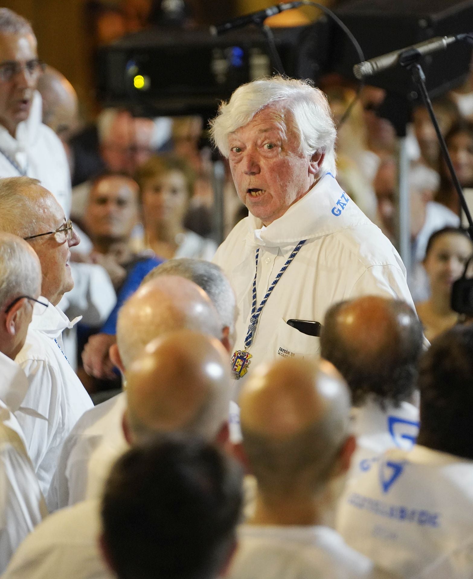 Multitudinario Festara