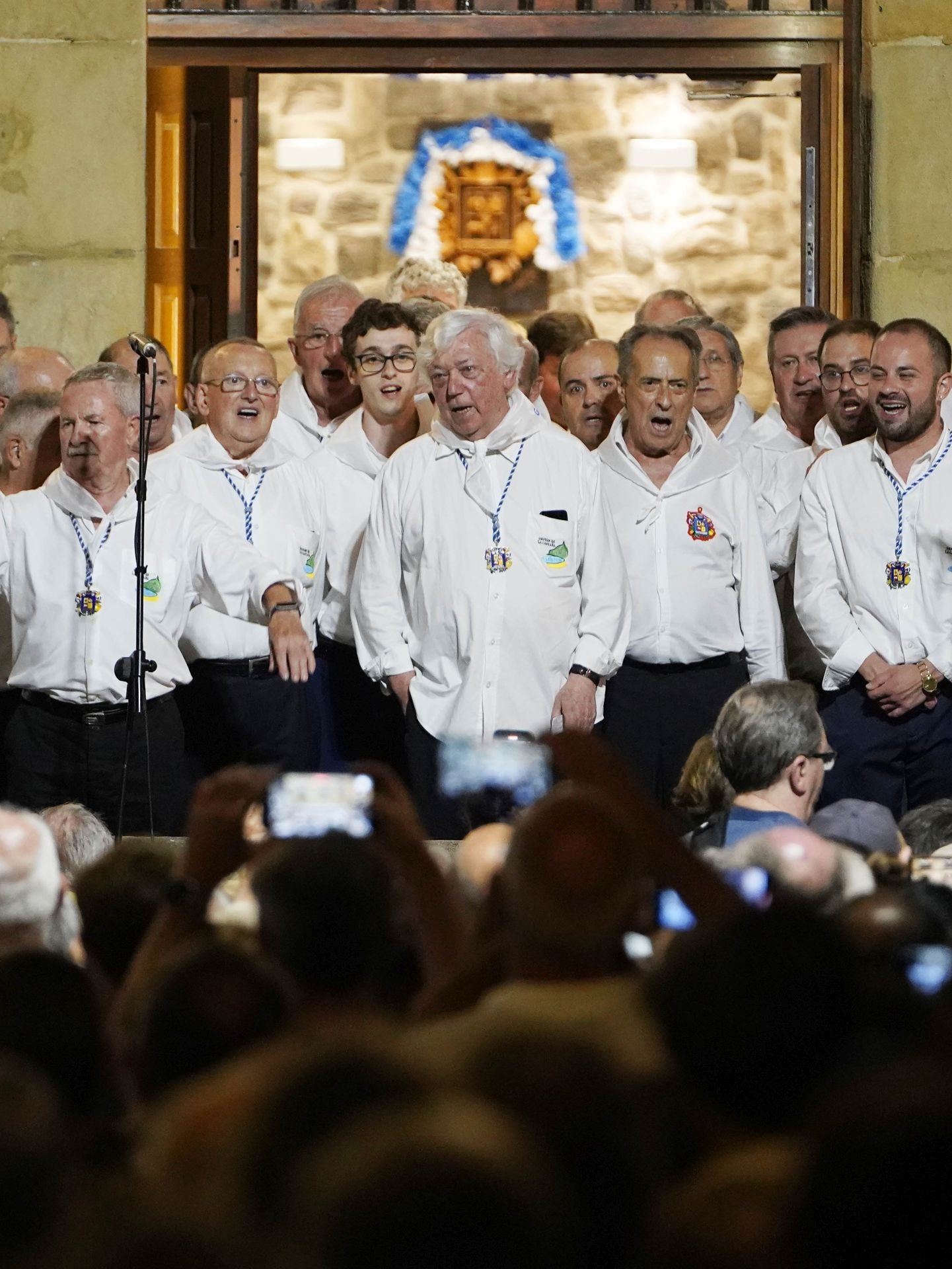 Multitudinario Festara