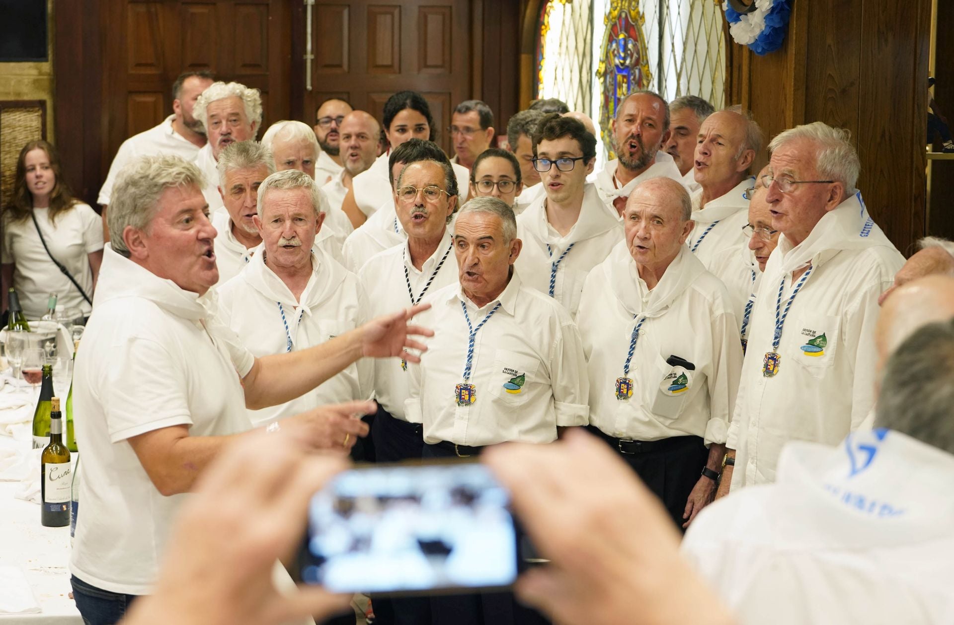 Multitudinario Festara