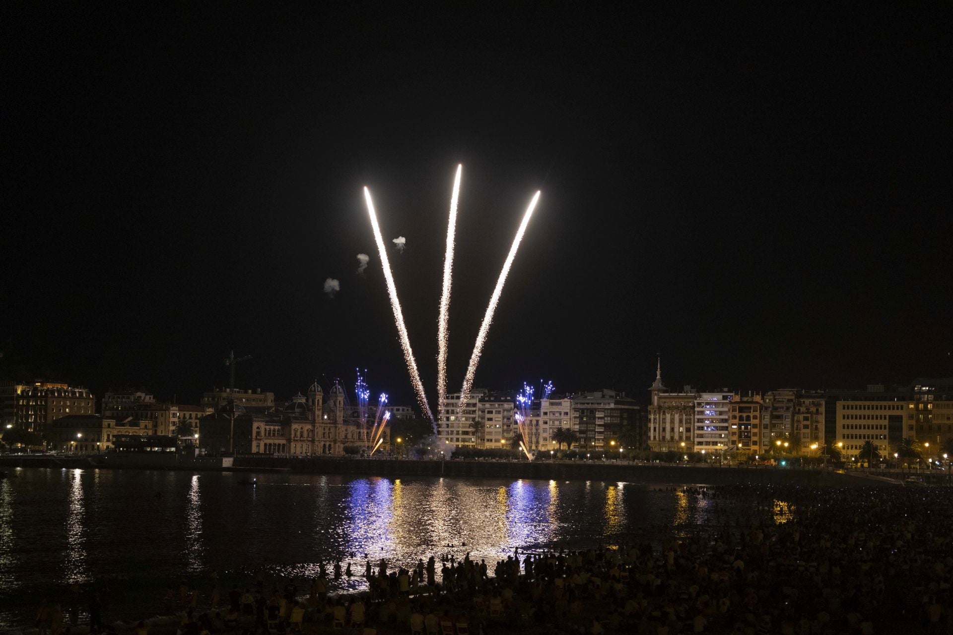Pirotecnia Valenciana, maestría en el diseño de espectáculos llenos de ritmo, color y tradición