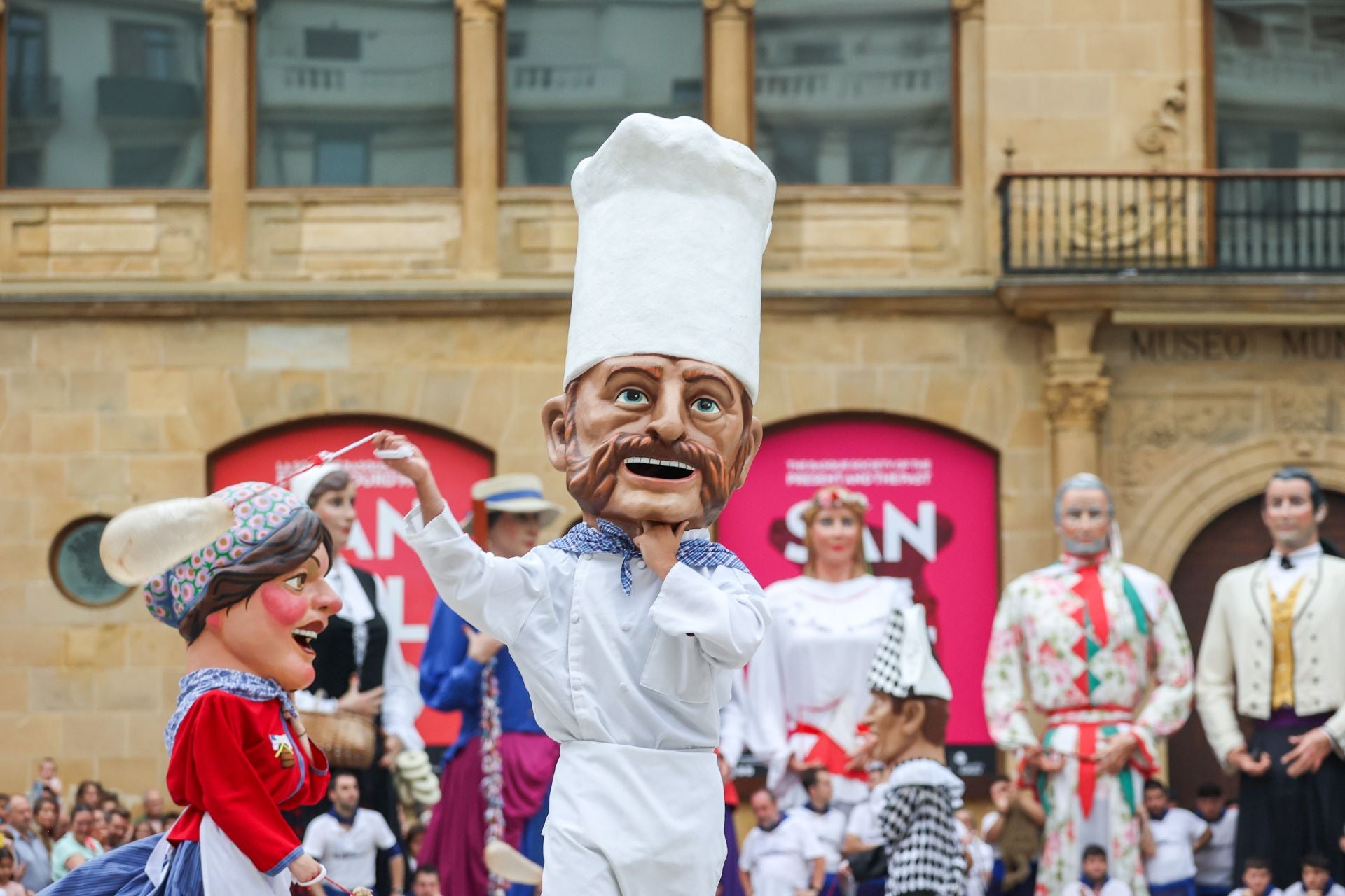 Despedidad de los gigantes y cabezudos de la Semana Grande