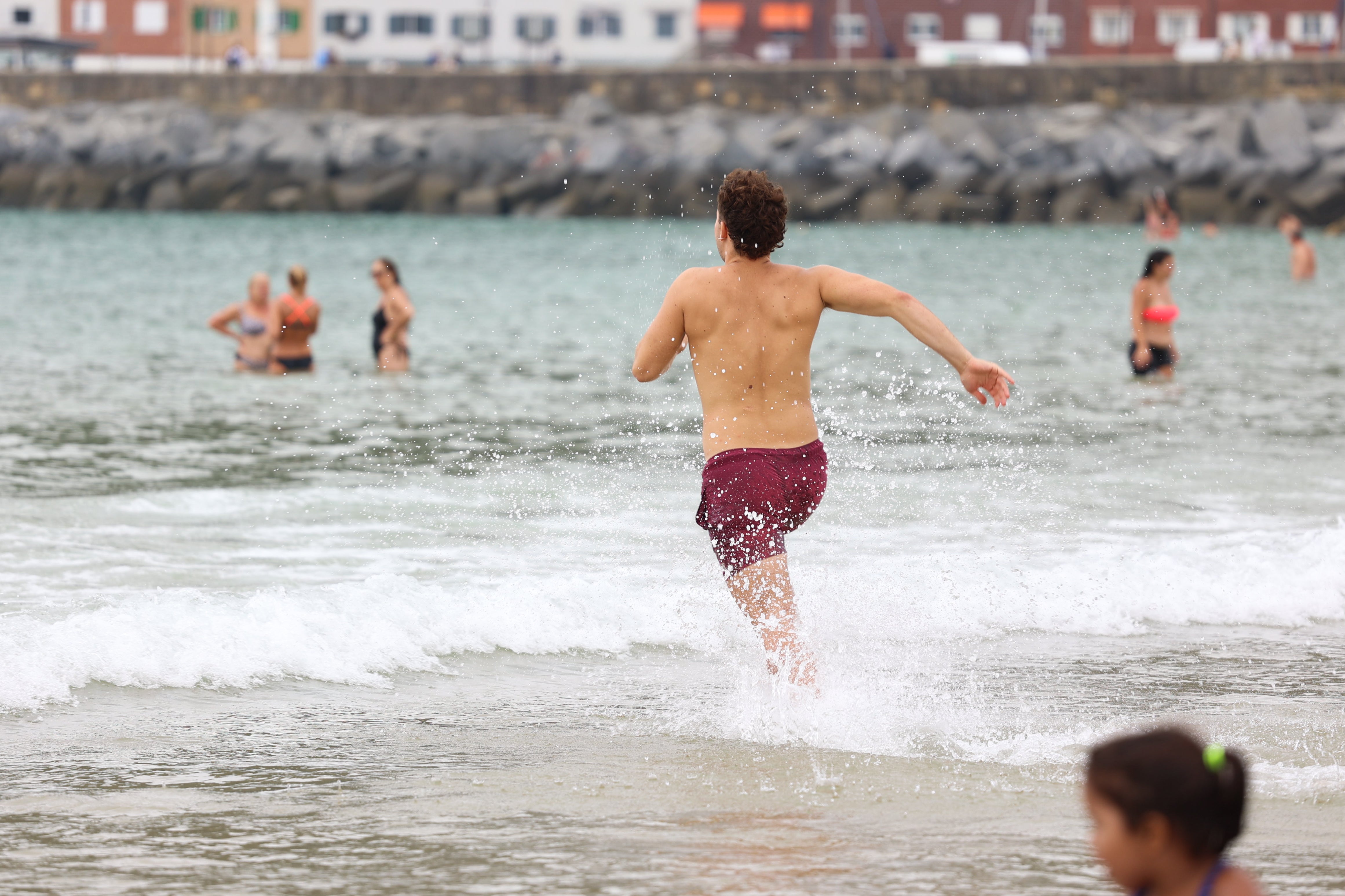 La Concha llena pese a la bajada de 10 grados