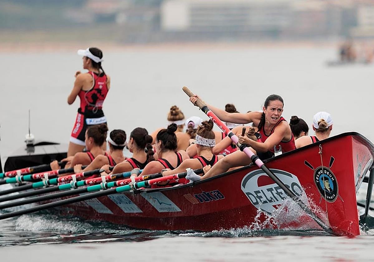 Emakumezkoen Zumaia-Delteco trainerua.