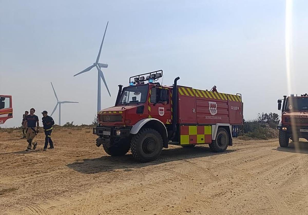 Los vehículos de los bomberos de Gipuzkoa, en León.