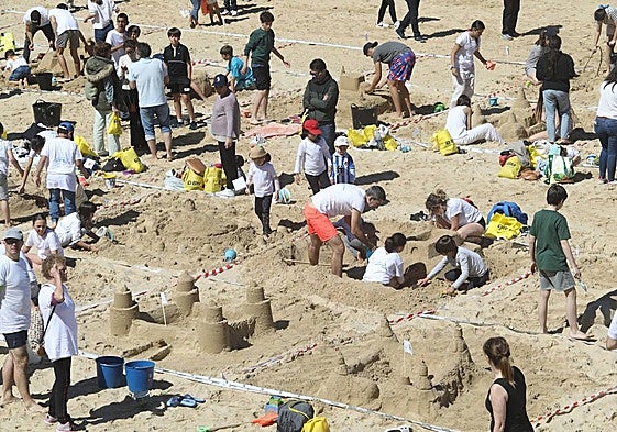Concurso de castillos de arena, herri kirolak y trikitilaris en la agenda de verano de este 20 de agosto