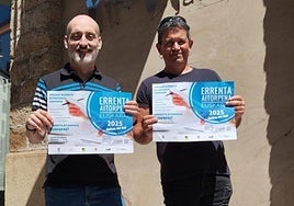 Iker Salaberria e Iñigo Esnaola con el premio.