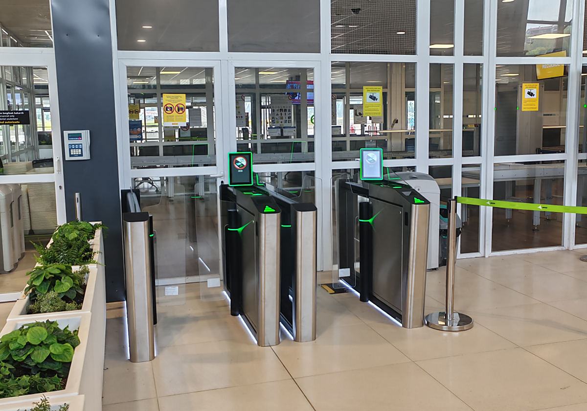 Imagen de Facua de los accesos en el aeropuerto de Hondarribia.