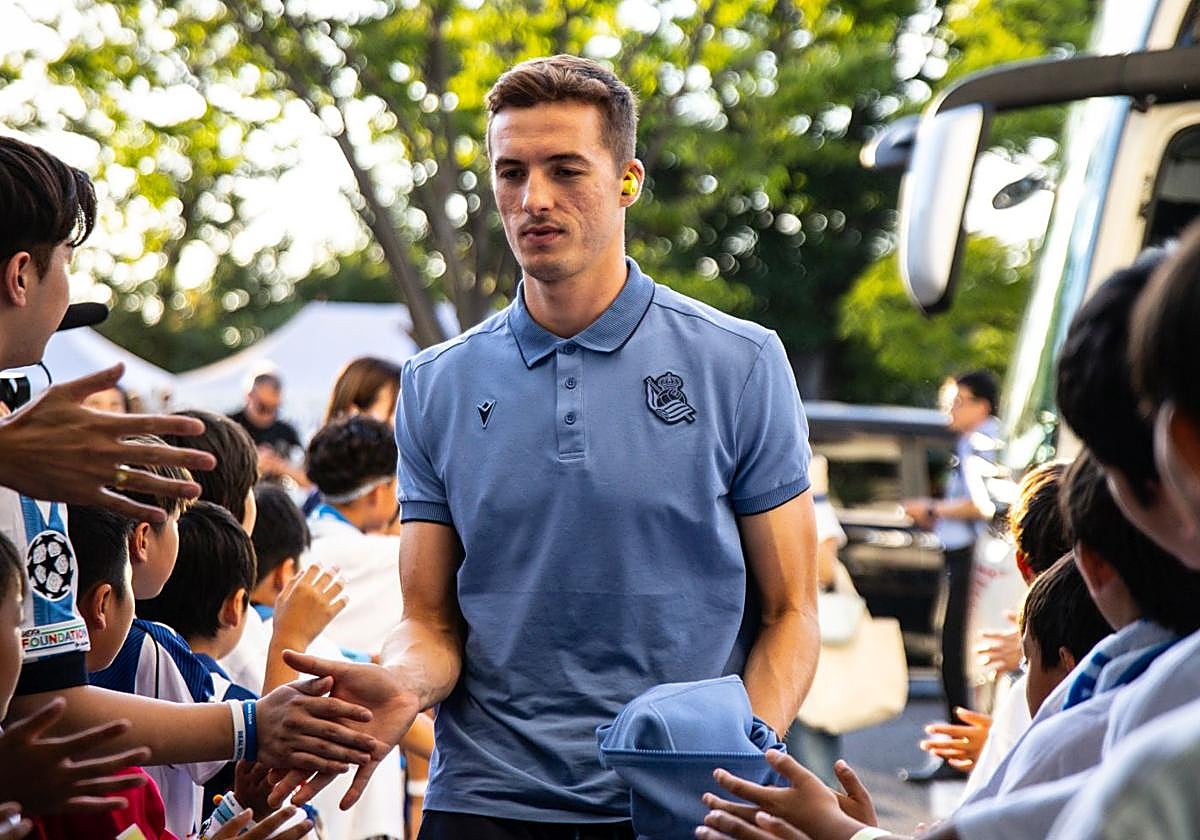 Jon Pacheco, durante la concentración de un partido con la Real